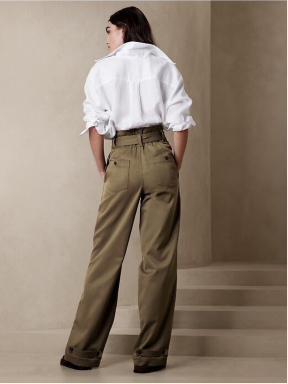 BANANA REPUBLIC WOOL COTTON BLEND PAOLA UTILITY PANT
SIZE 6 - Picture 2 of 13